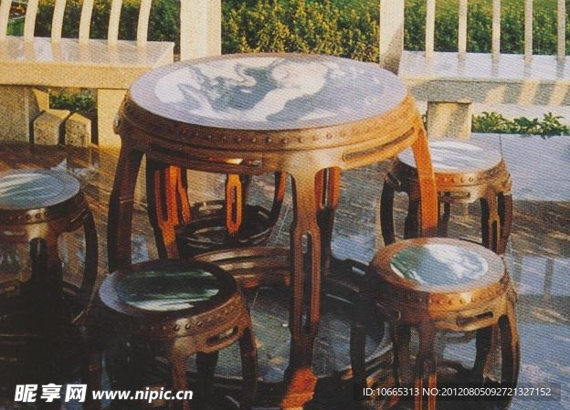 圆鼓桌CAD图纸