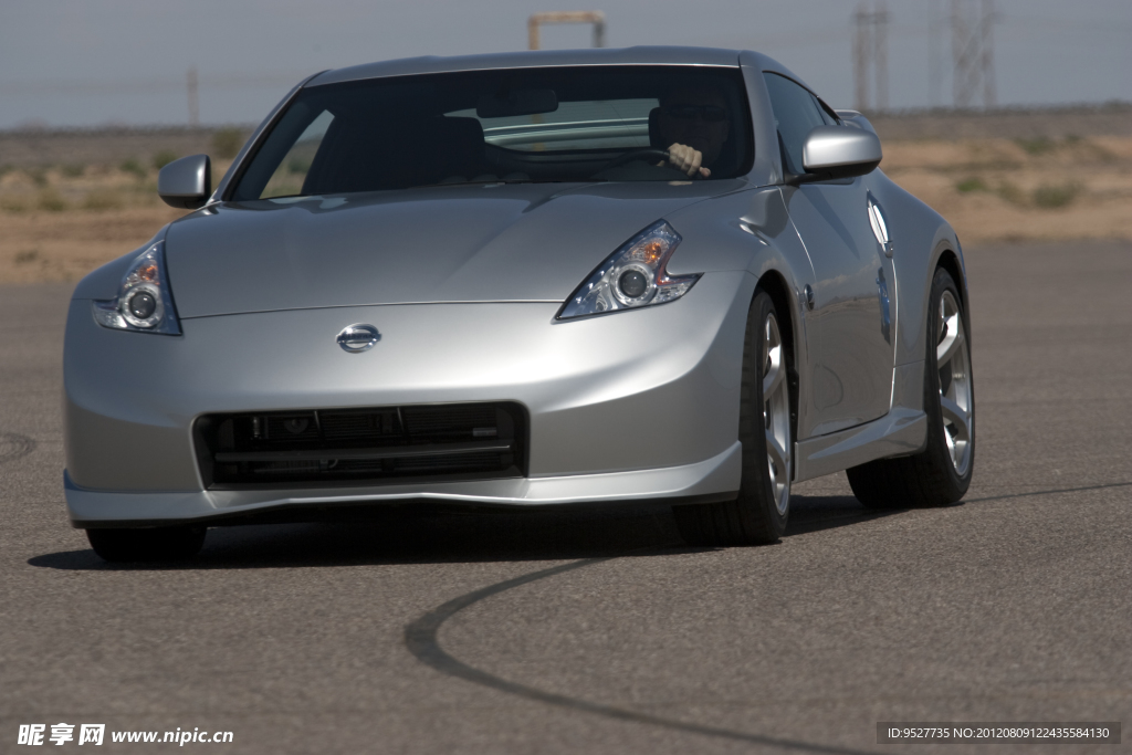 日产GTR