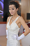 美女车模