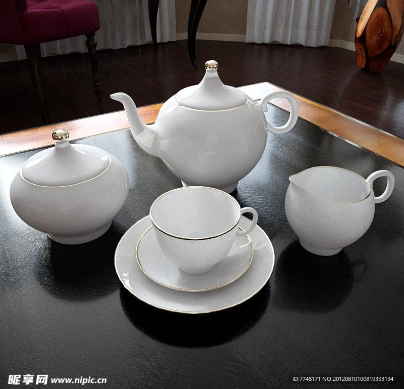 白色瓷器茶杯