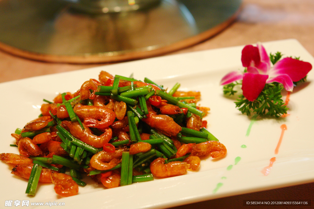 佐酒小河虾