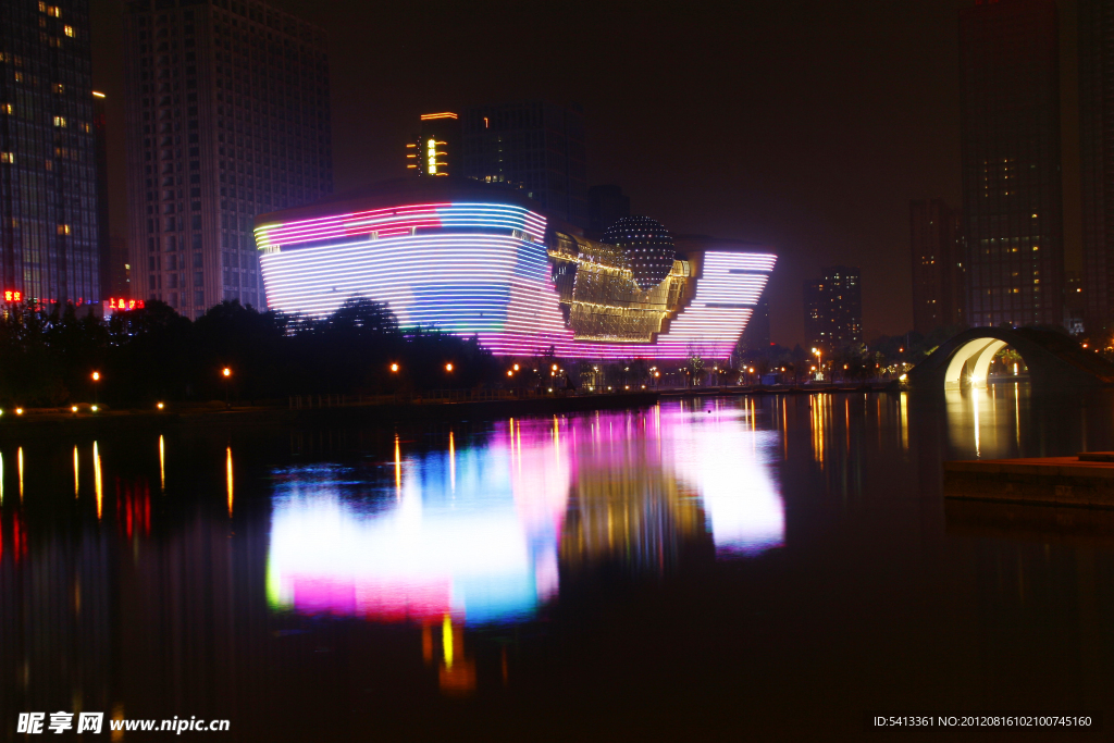 低碳科技馆夜景