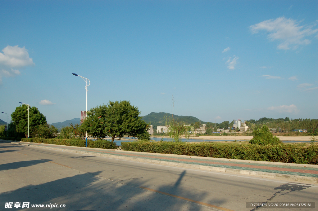 三里畈沿河大道