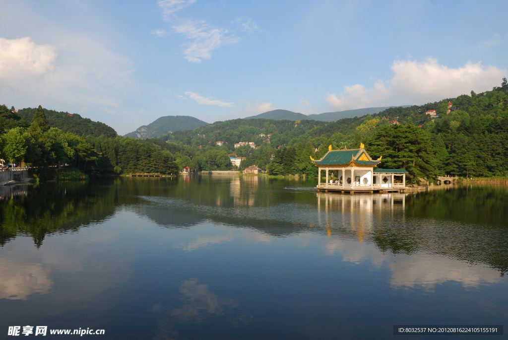 庐山如琴湖