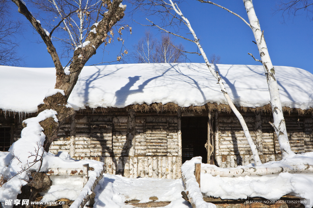 雪下草屋