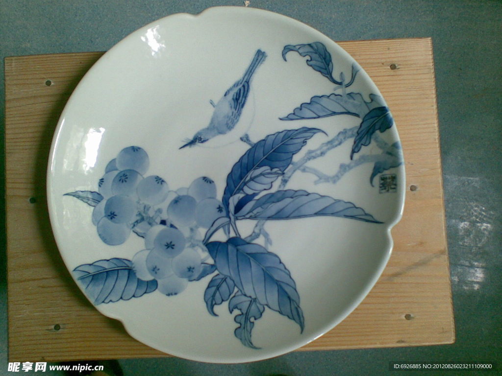 手绘陶瓷瓷盘