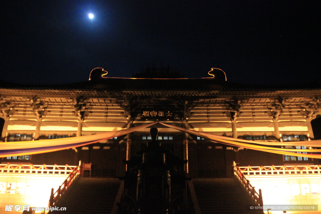 梓路寺大雄宝殿夜景