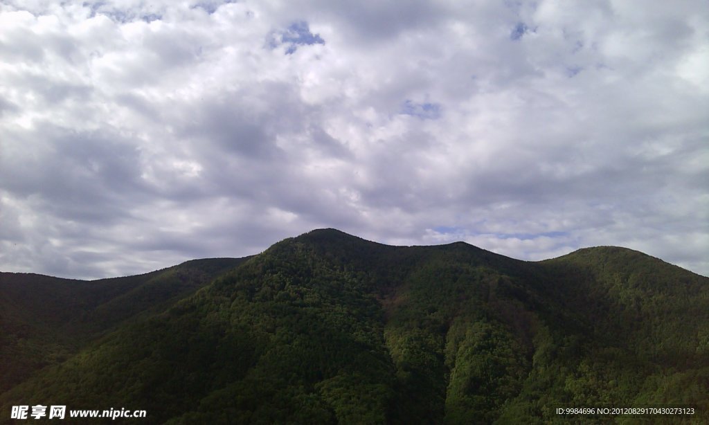 山峦美景