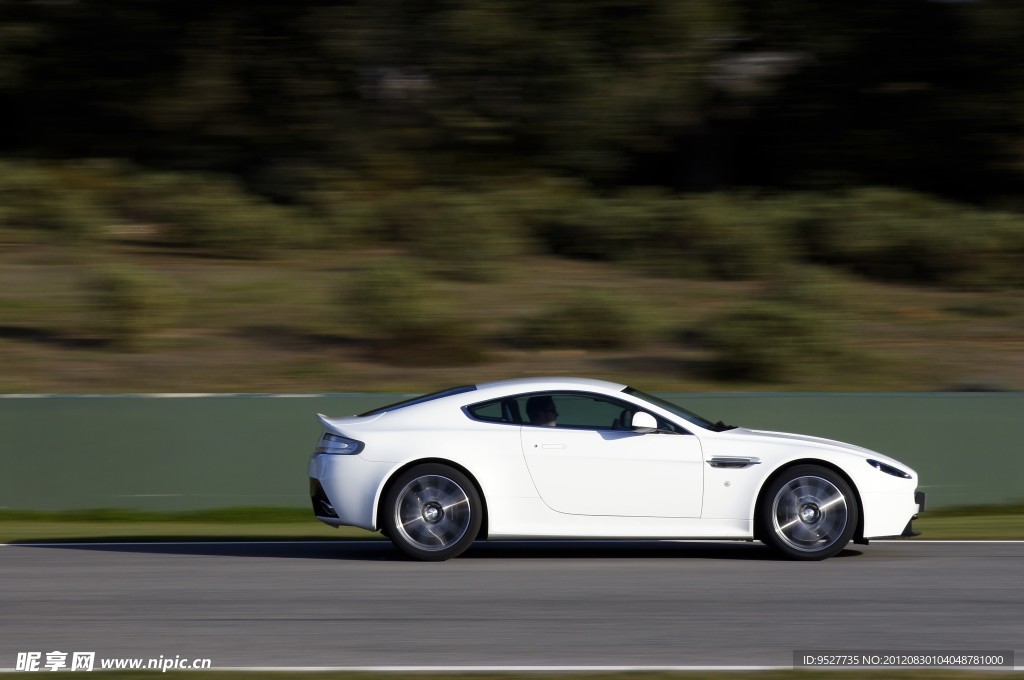 阿斯顿马丁V8 Vantage