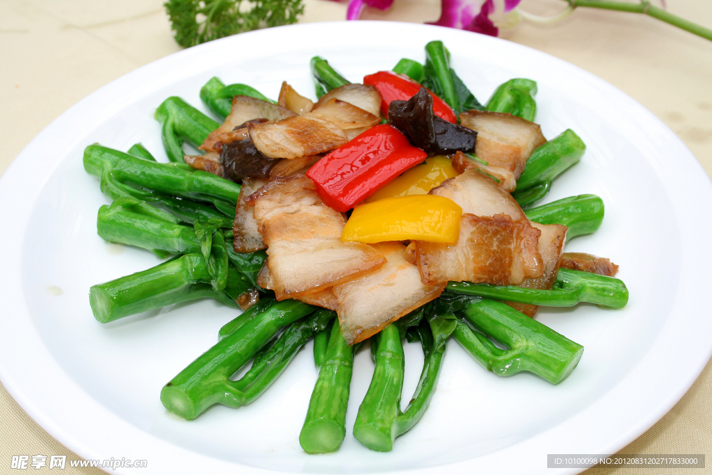芥兰茧炒从化白腊肉