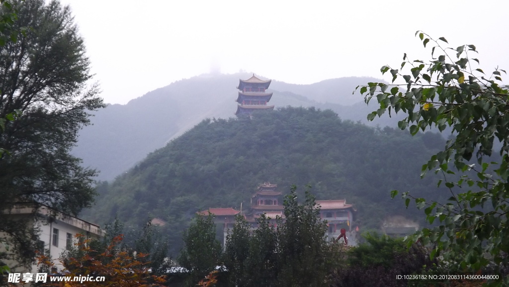 远眺翠矶山