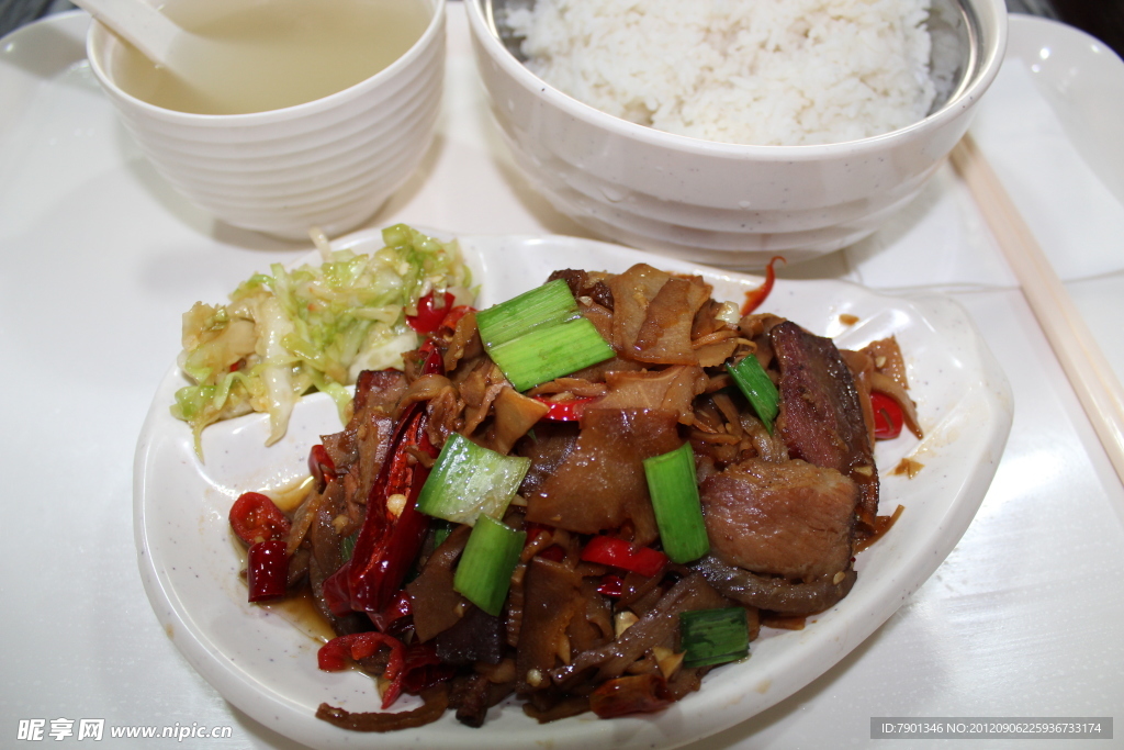 烟笋腊肉