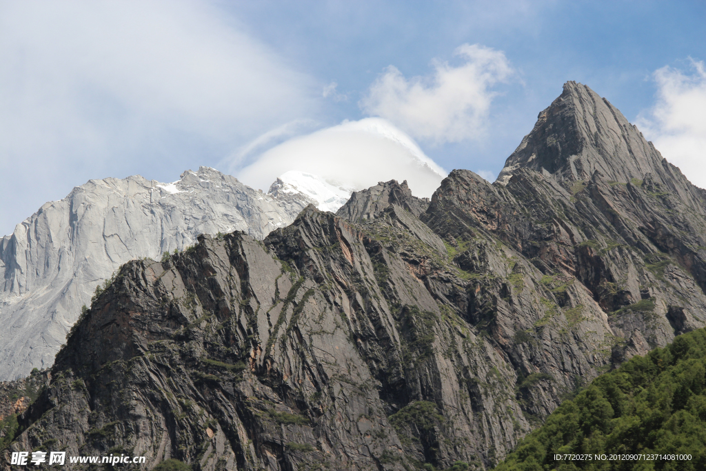 神奇山峰