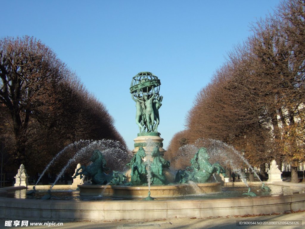 国外马匹青铜色喷泉