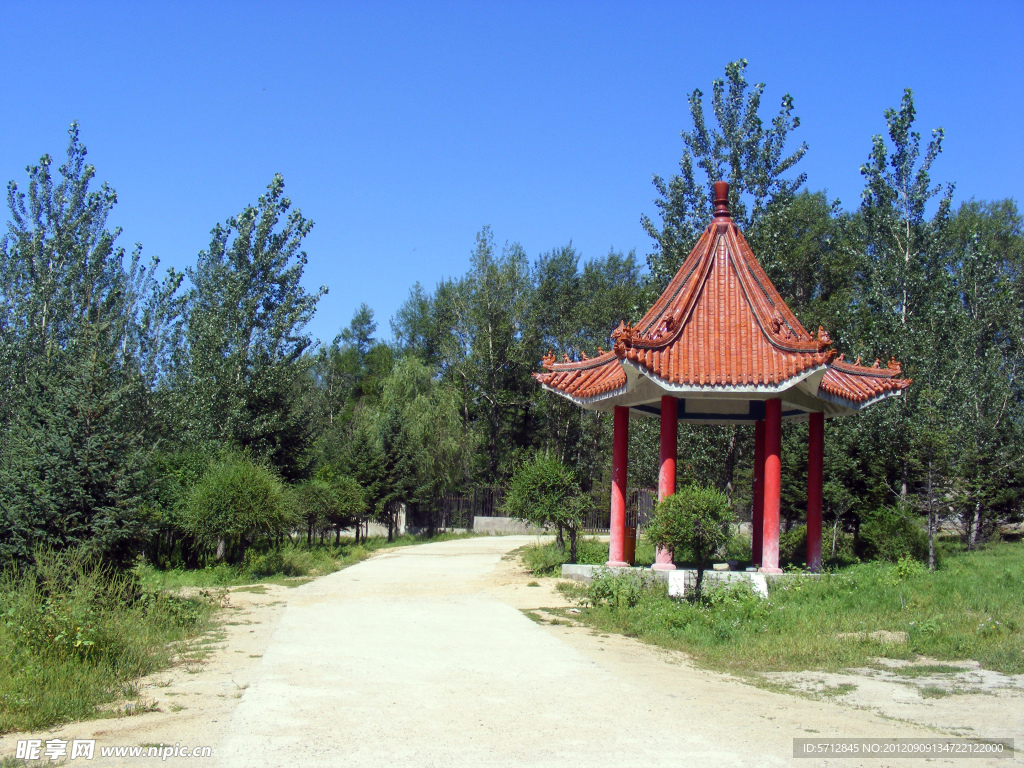 海林纪念馆山后凉亭图