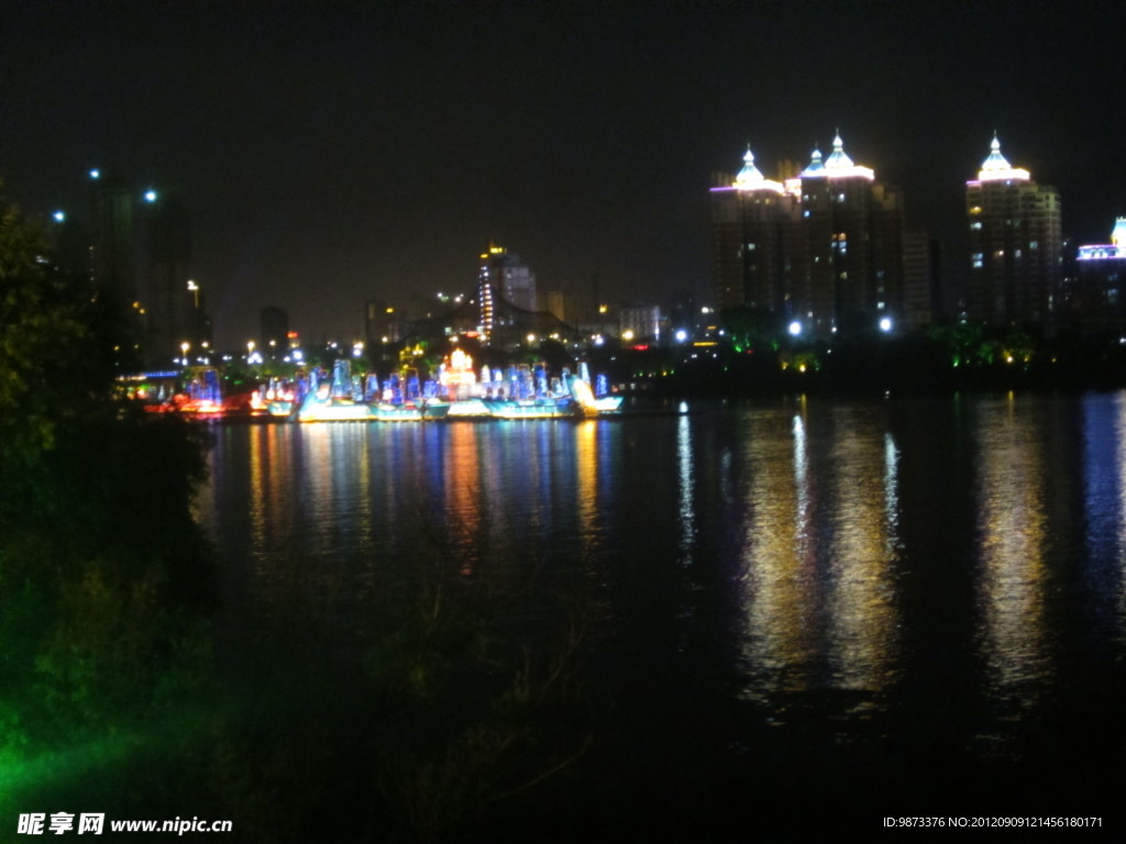 吉林 夜晚 江水