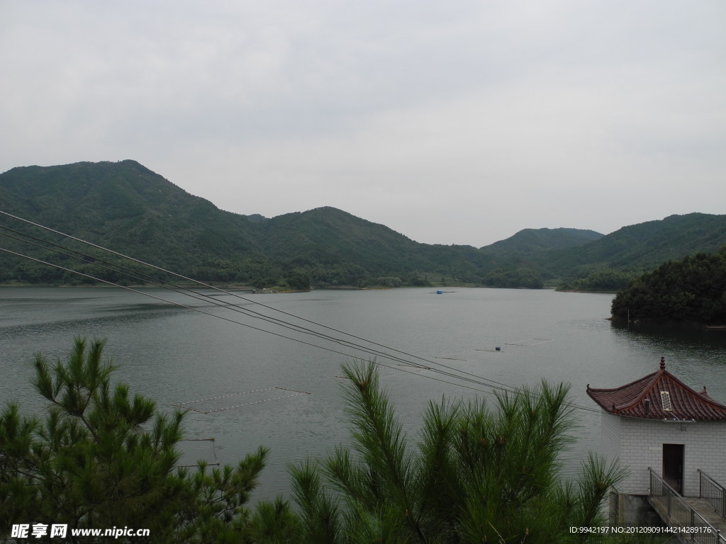 湖光山色