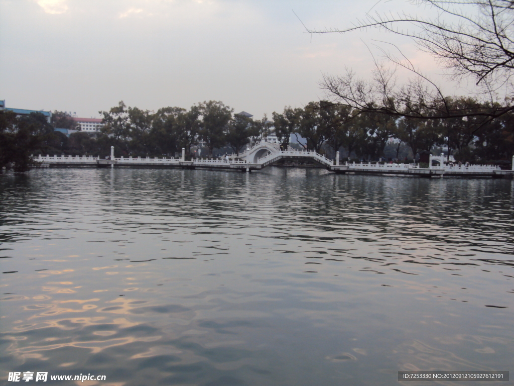 湖边风景