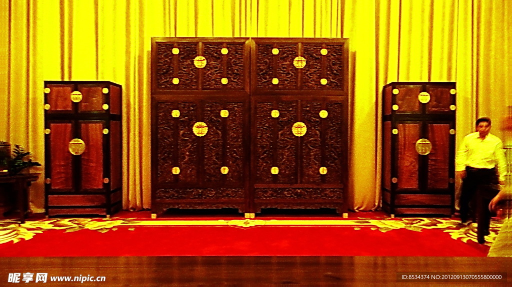 金丝橡木柜