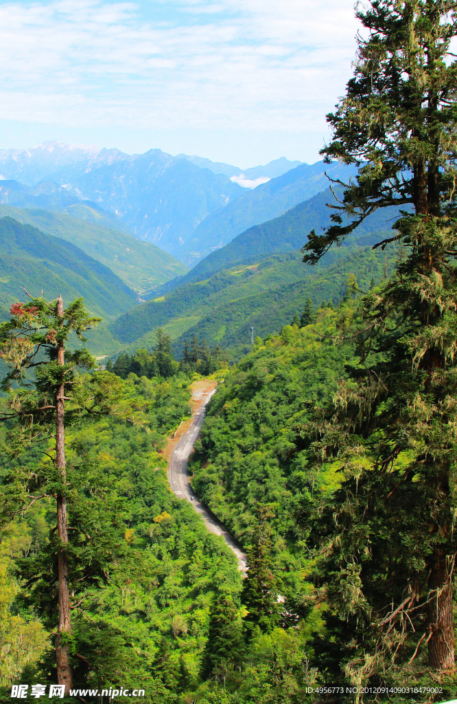 连绵山路