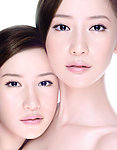 美宝莲代言人呛口小辣椒姐妹花