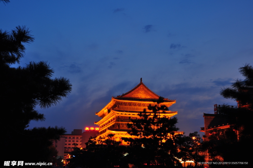 西安钟楼鼓楼夜景