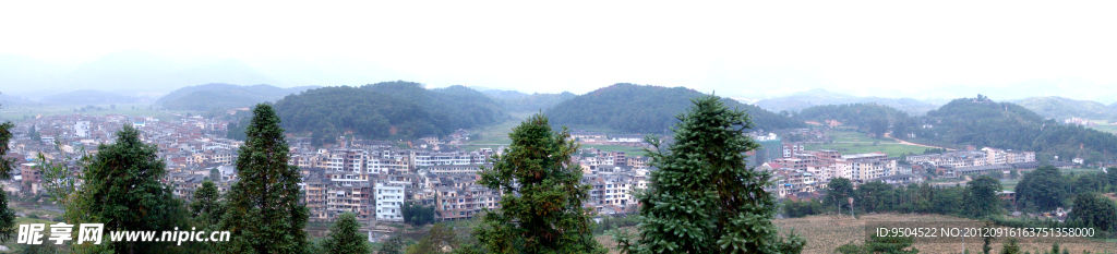 山村全景