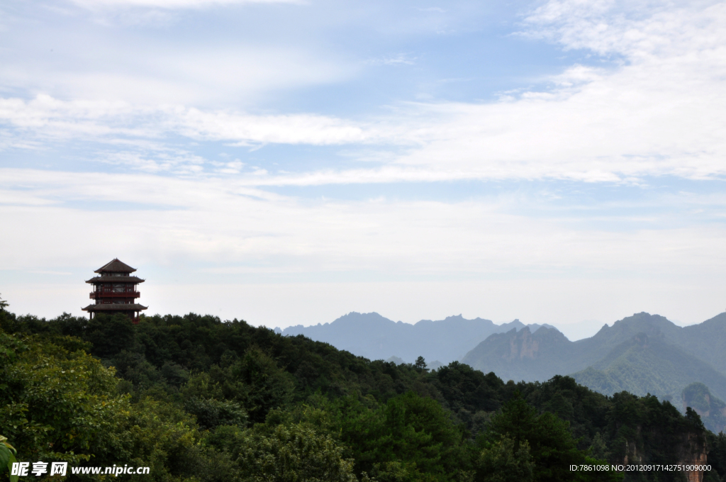 山峦天空