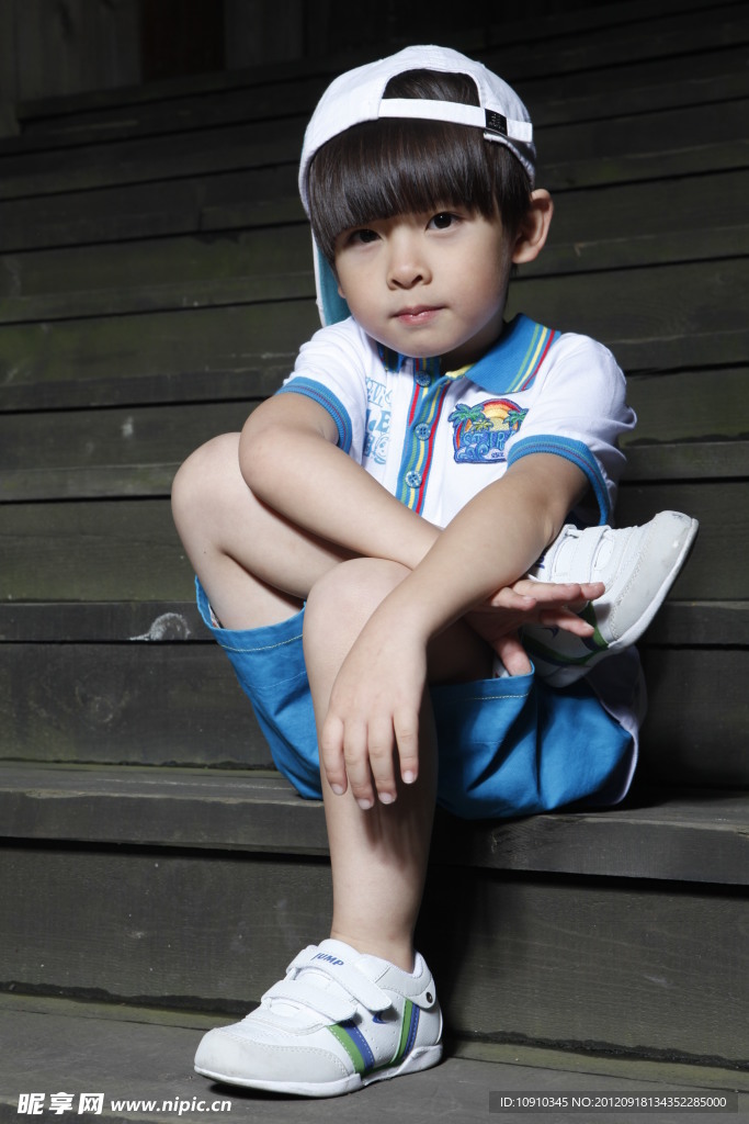 小男孩