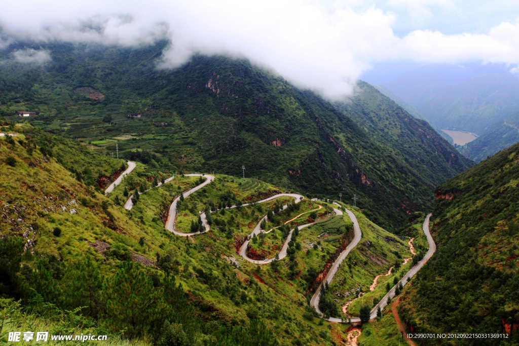 山路十八弯