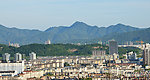城市山峦图
