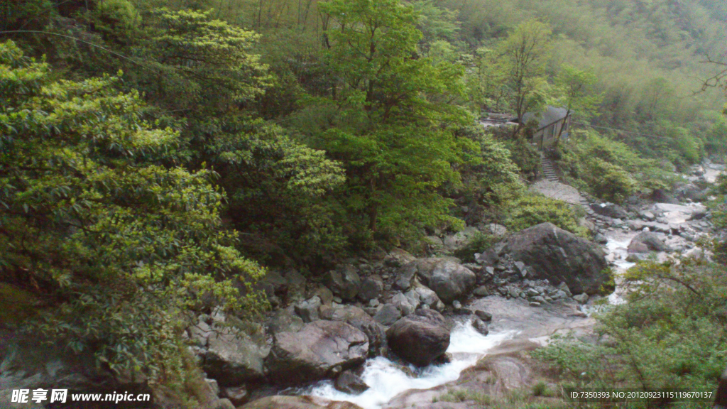 山间小溪