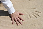 海滩上的手印