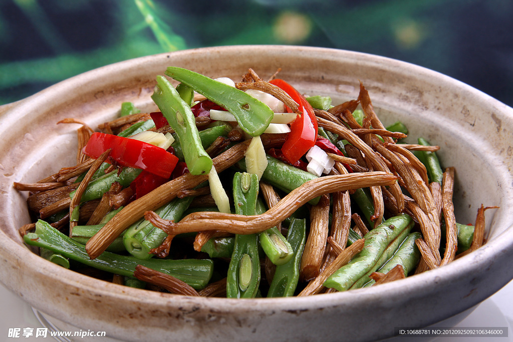 茶树菇煸豆王