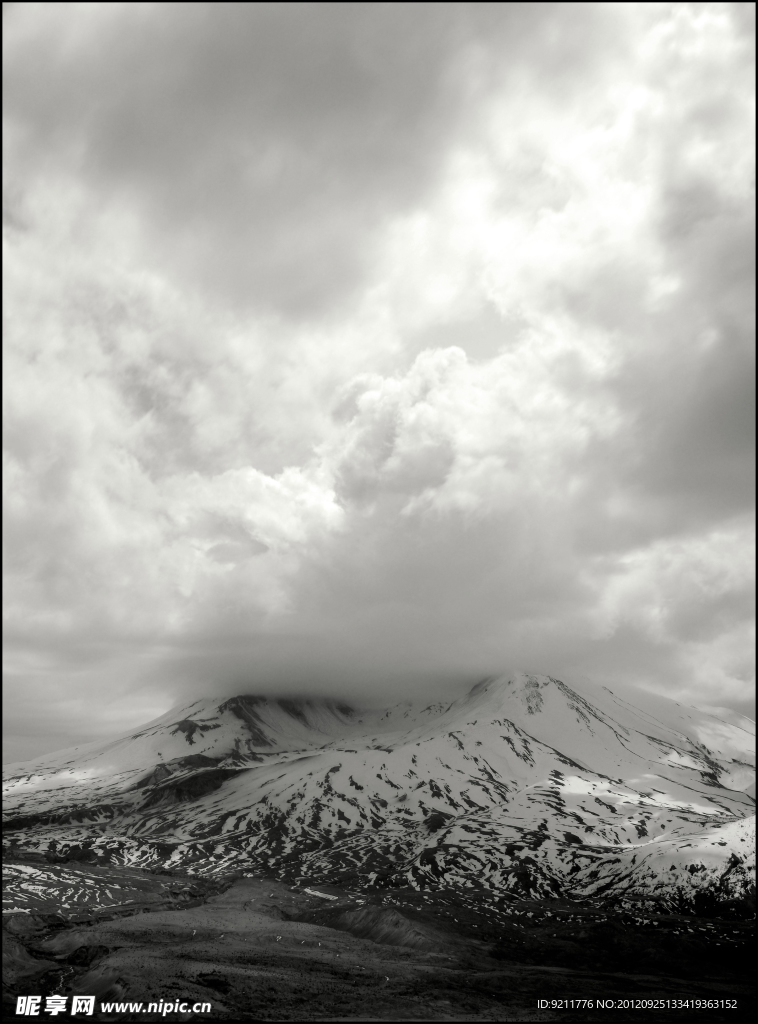 乾坤天地藏雪峰