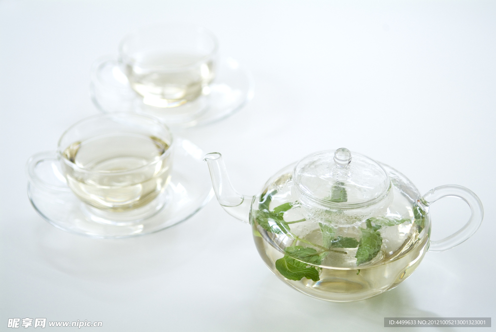 鲜草茶饮