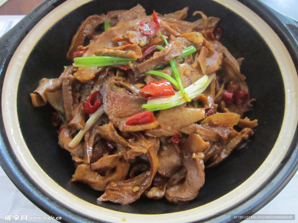 腊肉焖淹笋