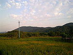 稻田远山白云风景