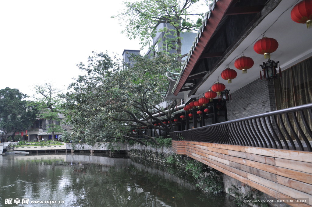 建筑园林湖边景观