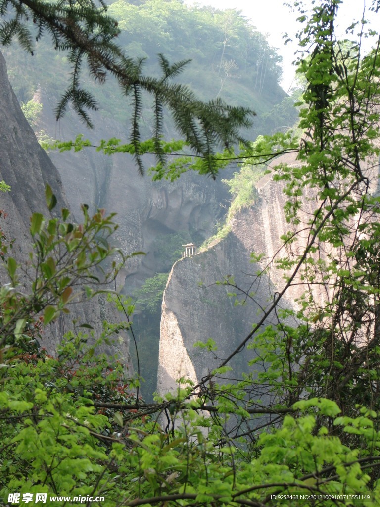 刀背峰