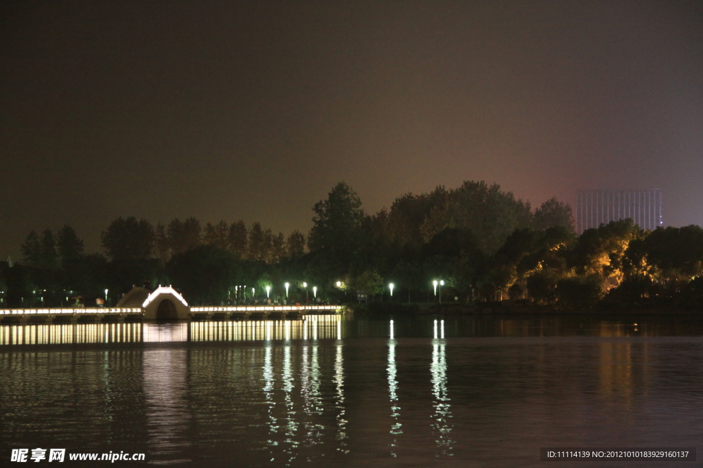 瓜渚湖夜景