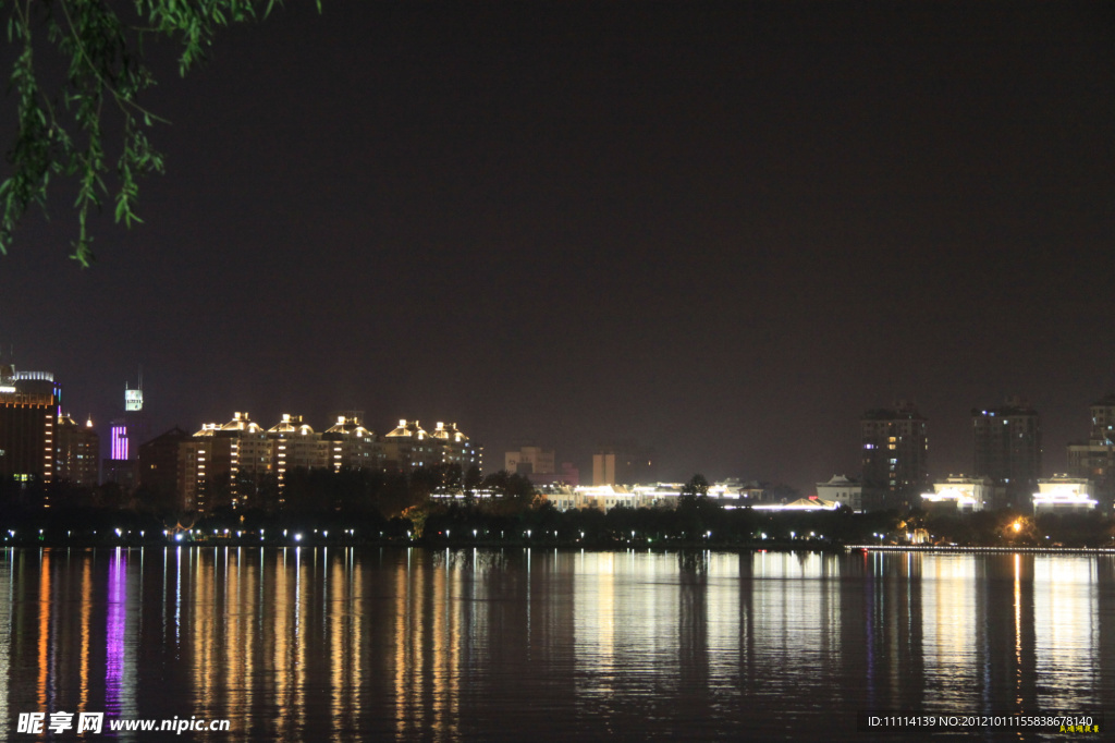 瓜渚湖夜景