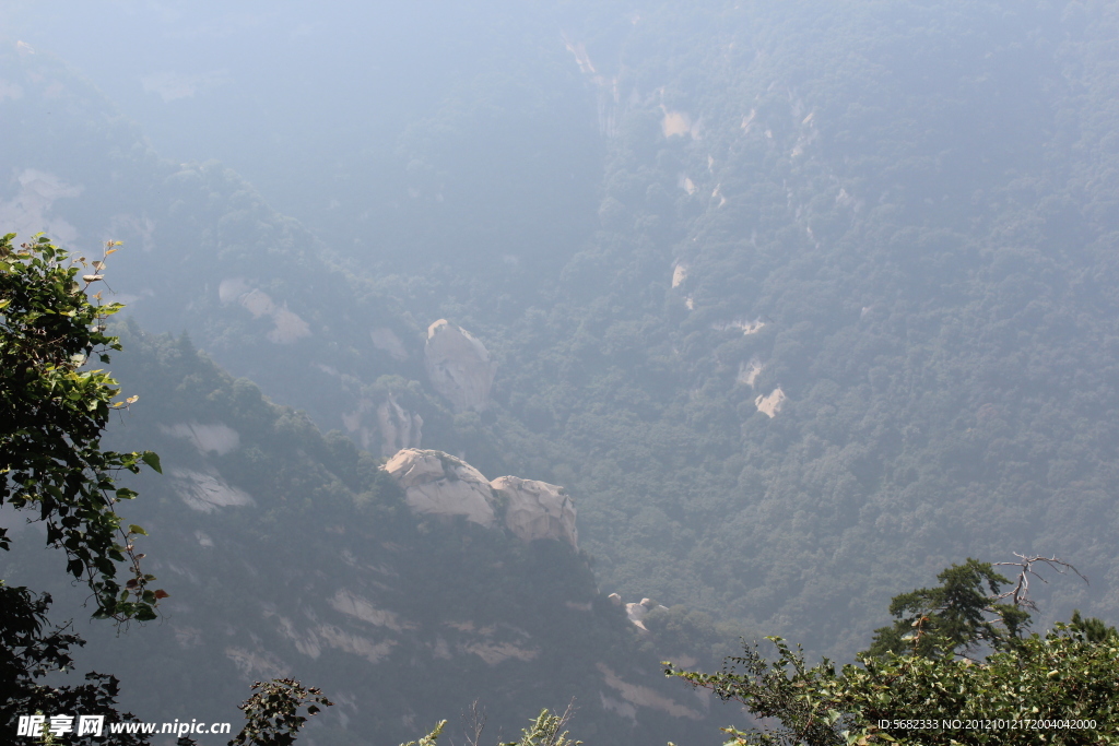华山山坳
