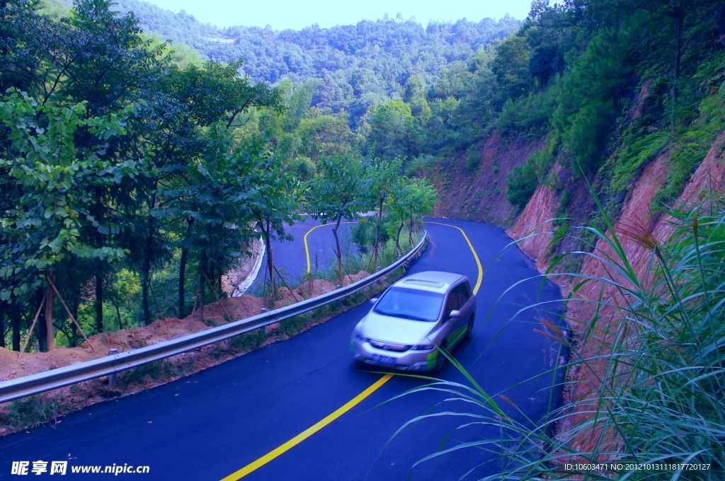 盘山公路 麓湖山景区通道