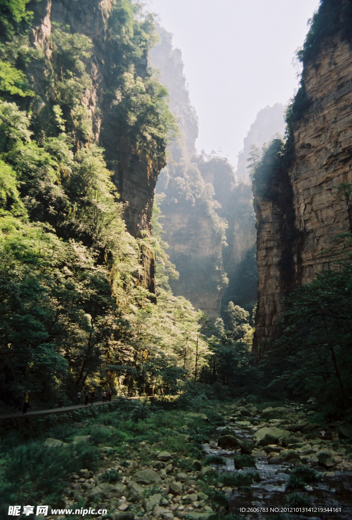 峡谷