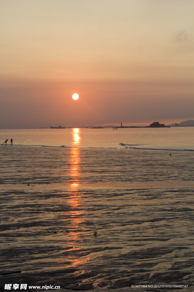 海上日出