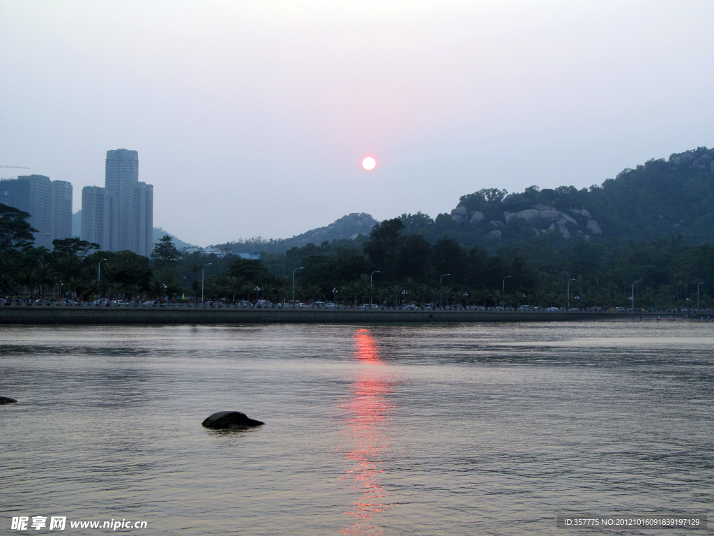 黄昏日落海景