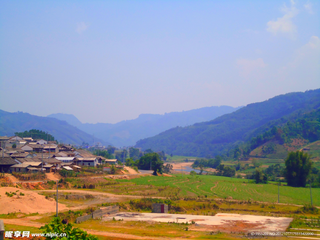 山乡景象