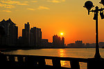 夕阳下的珠江