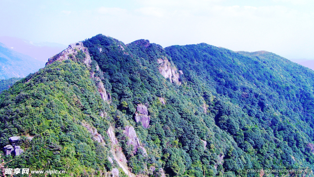 北辰山峰
